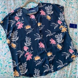 Women's Apt. 9 Botton down dolman Sleeve